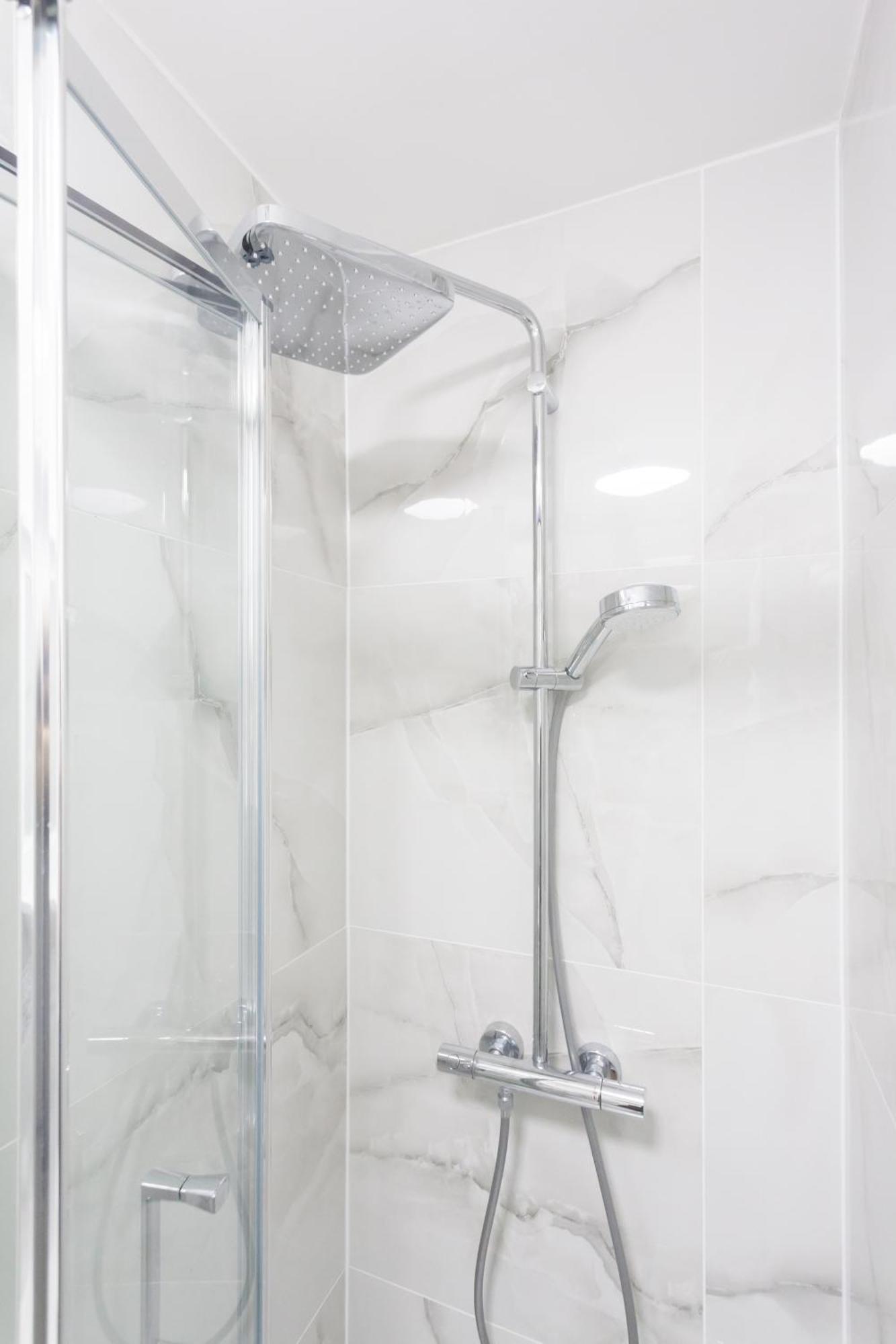 Pensión Studio9 - Next To Emirates Stadium - Budget With Shared Bathroom