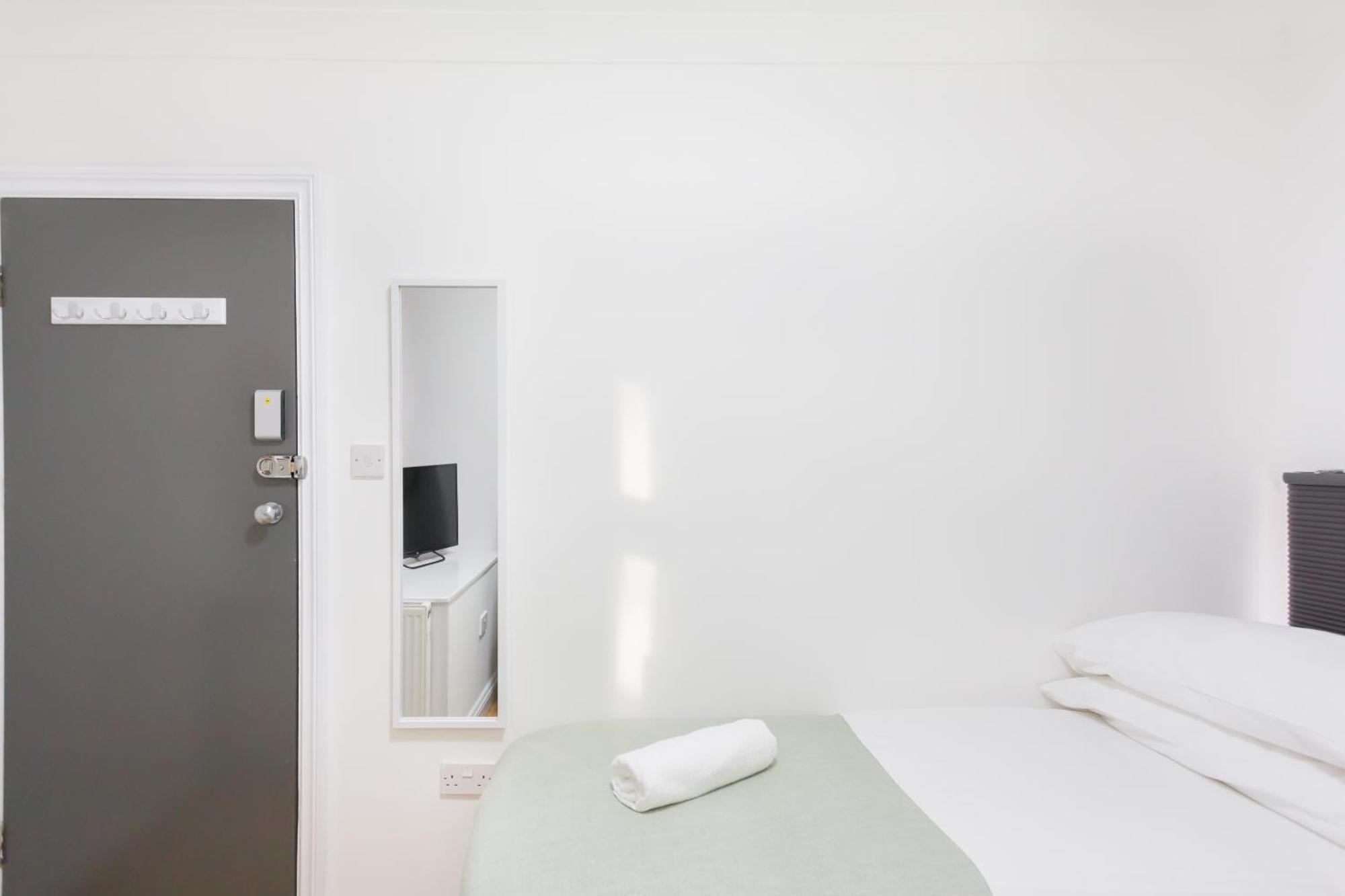 Studio9 - Next To Emirates Stadium - Budget With Shared Bathroom Pensión