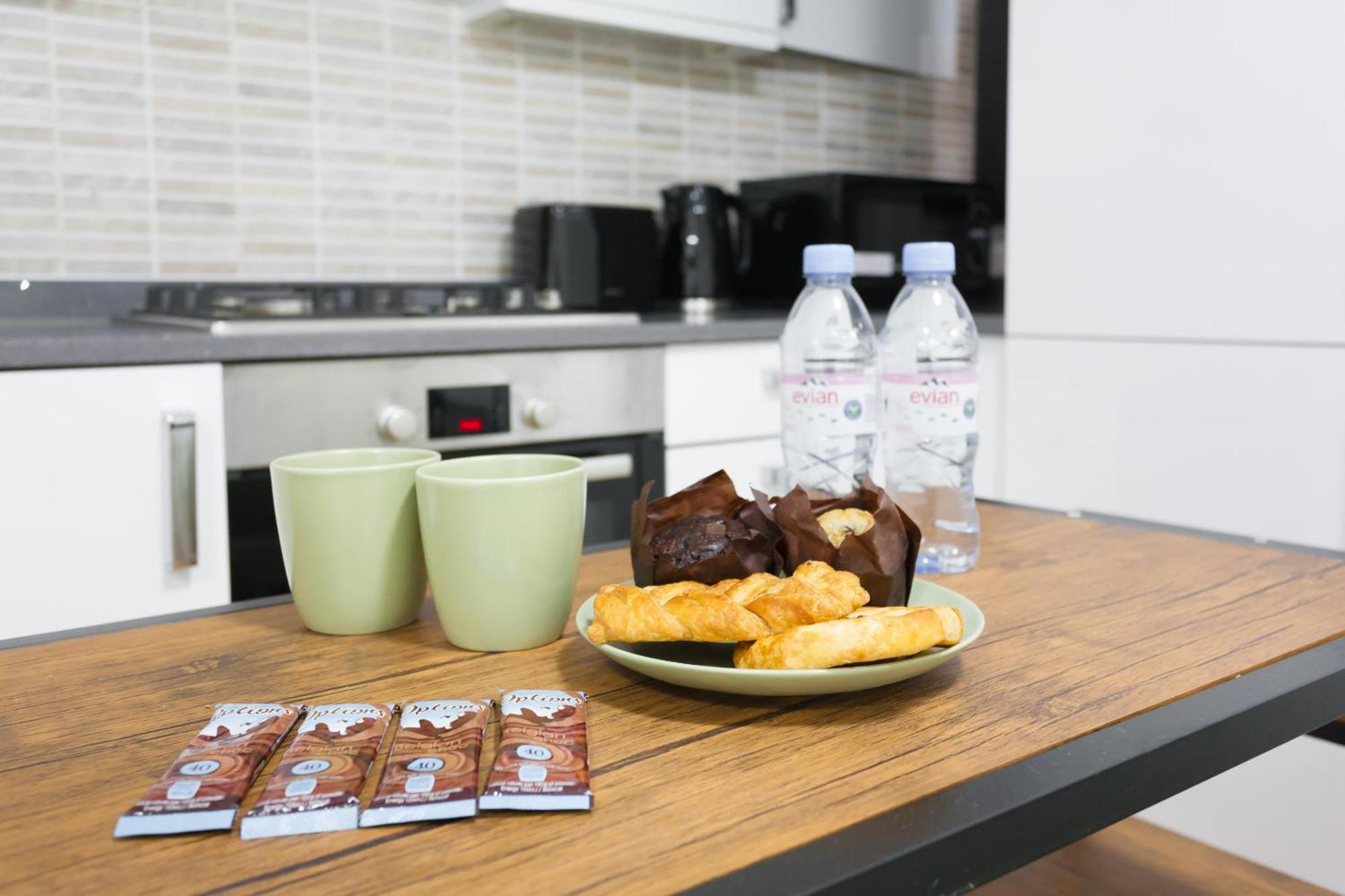 Studio9 - Next To Emirates Stadium - Budget With Shared Bathroom Pensión *