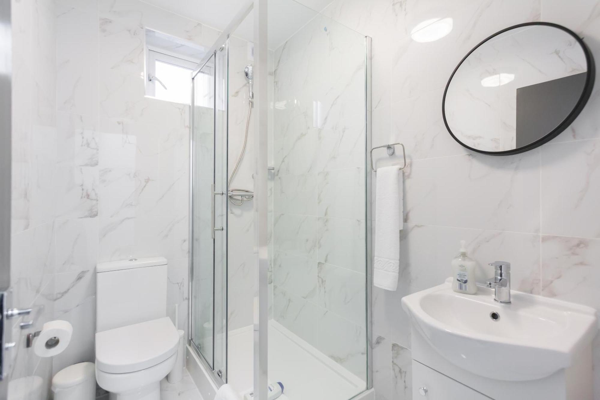 Pensión Studio9 - Next To Emirates Stadium - Budget With Shared Bathroom *